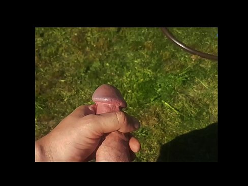 ❤️ A guapa quente recibe o seu coño rosa fodido e corre cun chorro nun xardín de verán Porno casero en % gl.xsexshop.ru % ﹏