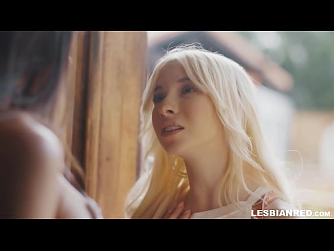 ❤️ A nena chega a casa uns meses despois e acaba comendo o coño da súa madrastra Porno casero en % gl.xsexshop.ru % ﹏